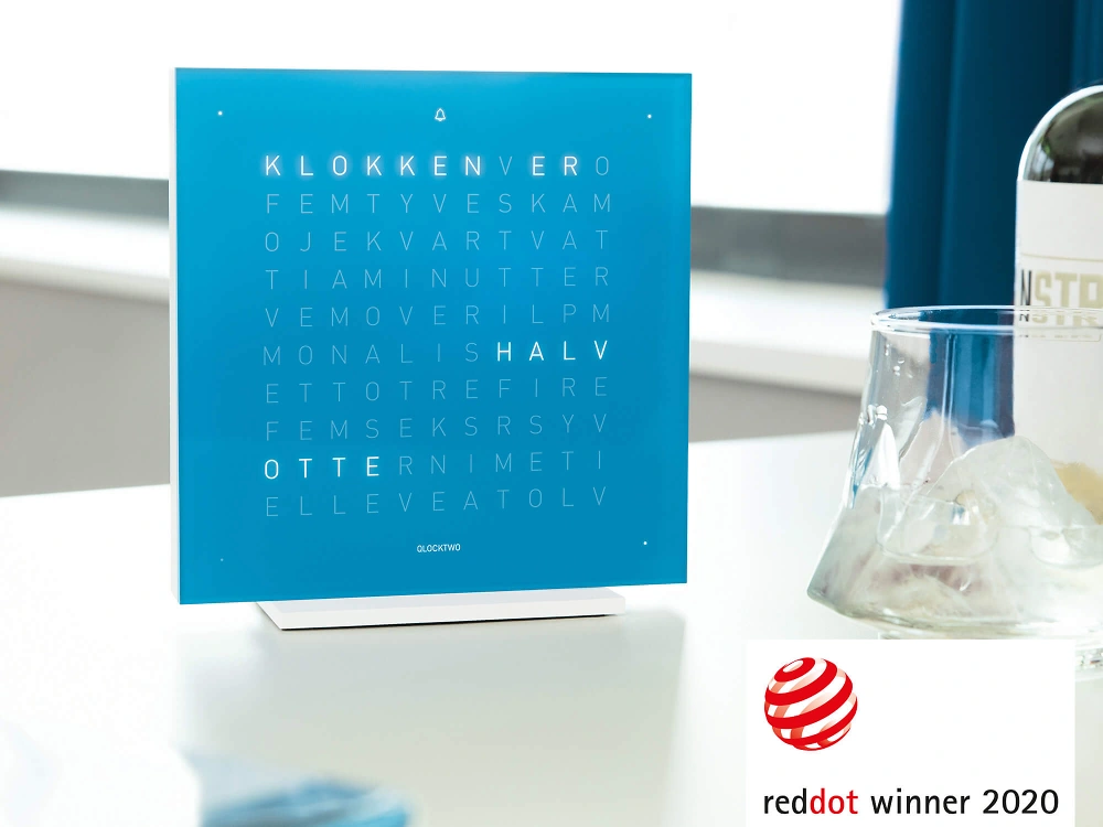 QLOCKTWO EARTH 13.5 PURE | Blue Candy