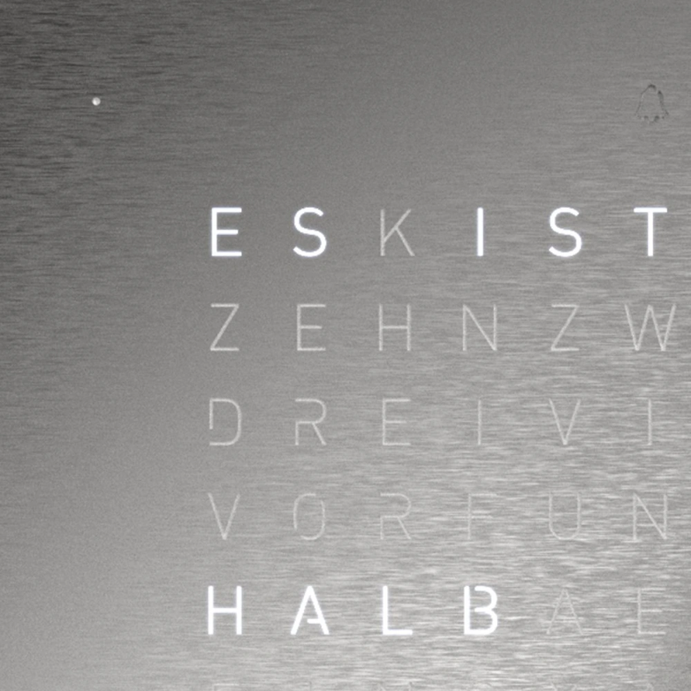 QLOCKTWO EARTH 13.5 | Full Metal