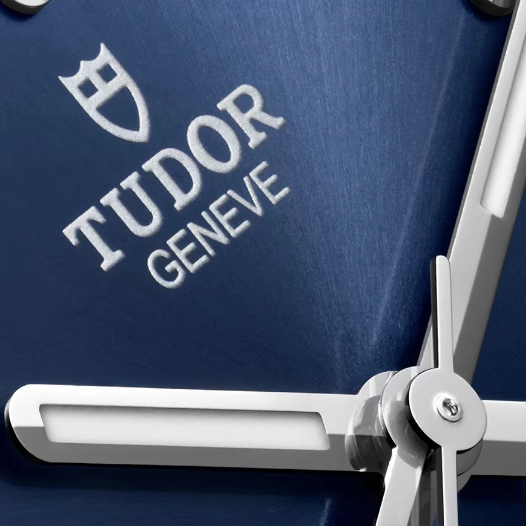 TUDOR Royal