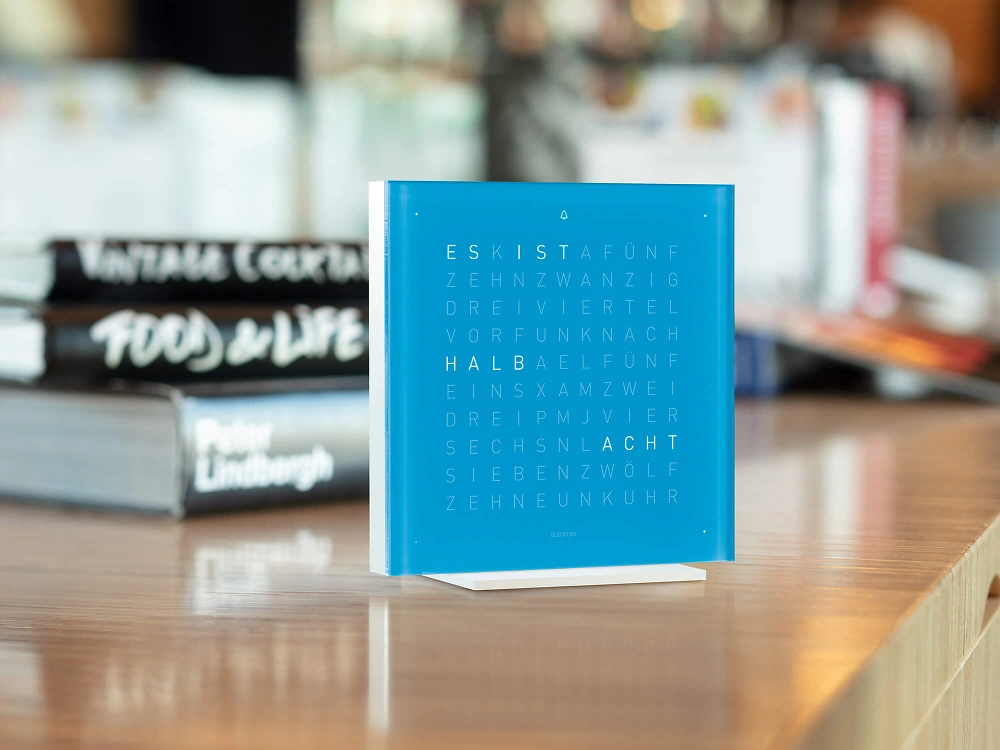 QLOCKTWO EARTH 13.5 PURE | Blue Candy