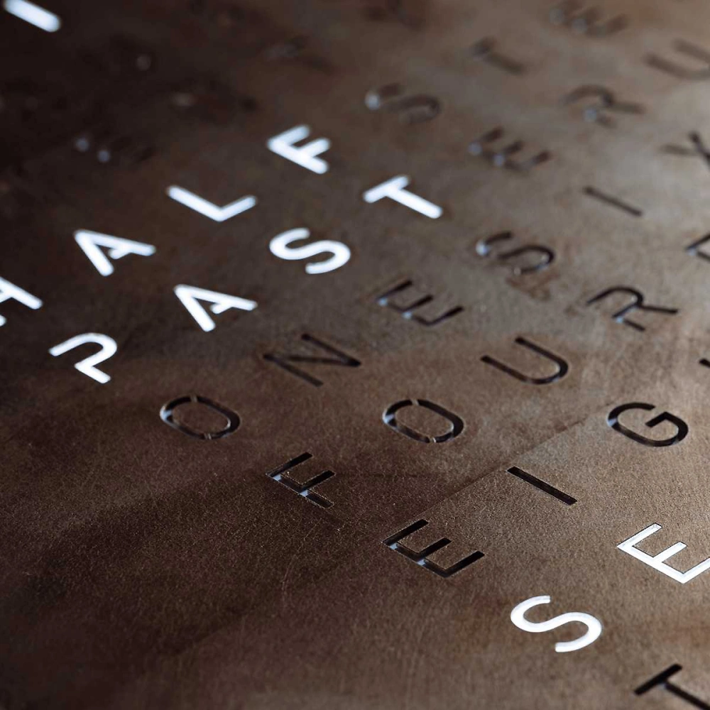 QLOCKTWO EARTH 90 | Silver & Gold