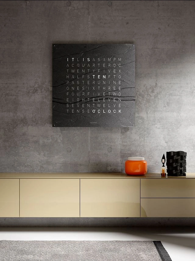 QLOCKTWO EARTH 90 | Metamorphite