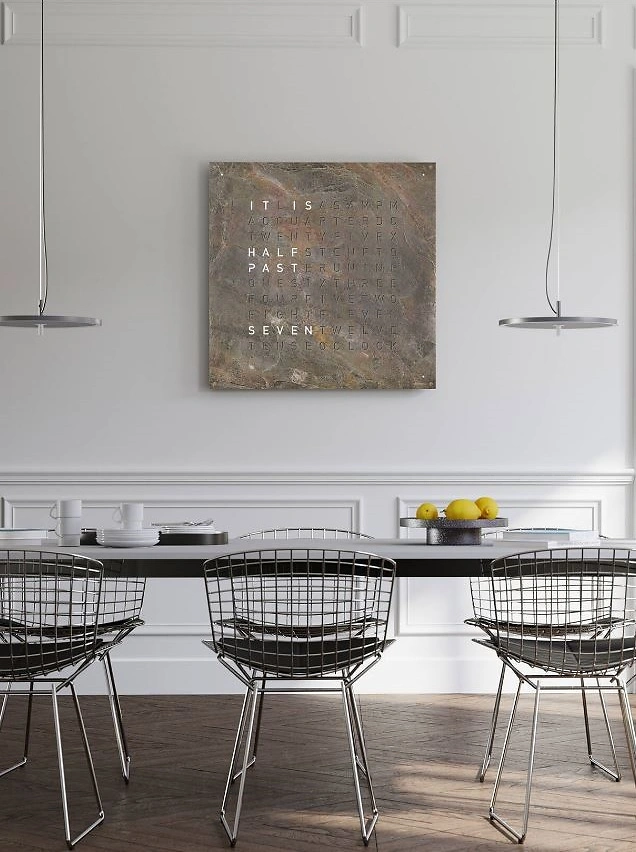 QLOCKTWO EARTH 90 | Glintscape